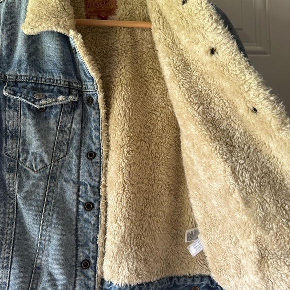 Lucky Brand Woman’s Sherpa Lined Denim Trucker Jacket - Picture 3 of 9